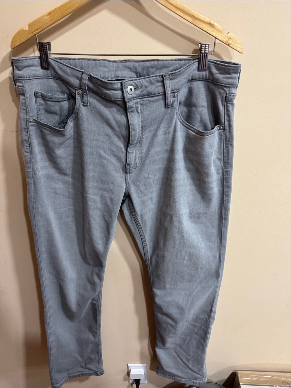 Slim Straight Men's Jeans in Light Gray